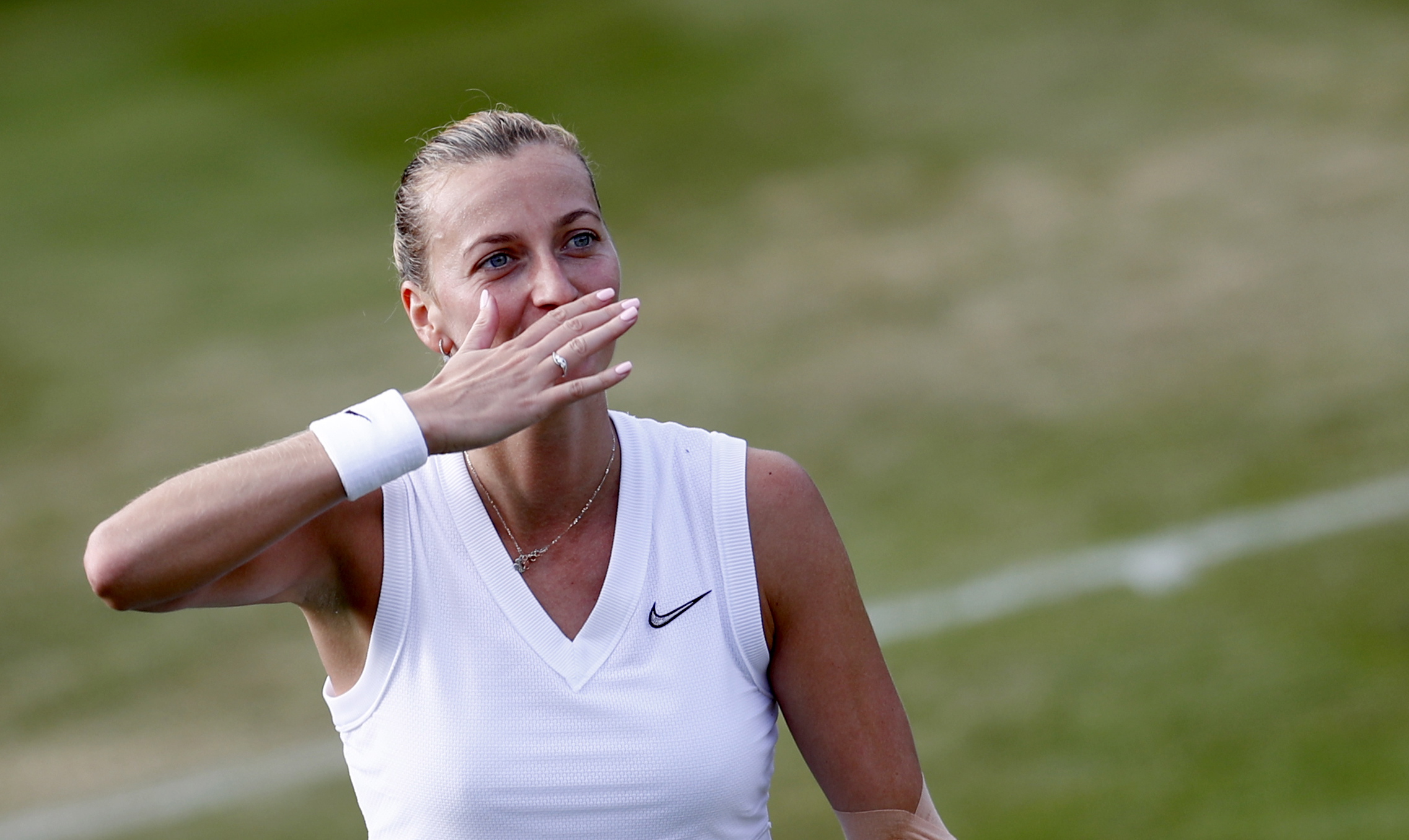 爱游戏网页版 - 科维托娃在巴黎圣日耳曼比赛中高光表现，绝杀引发热议！